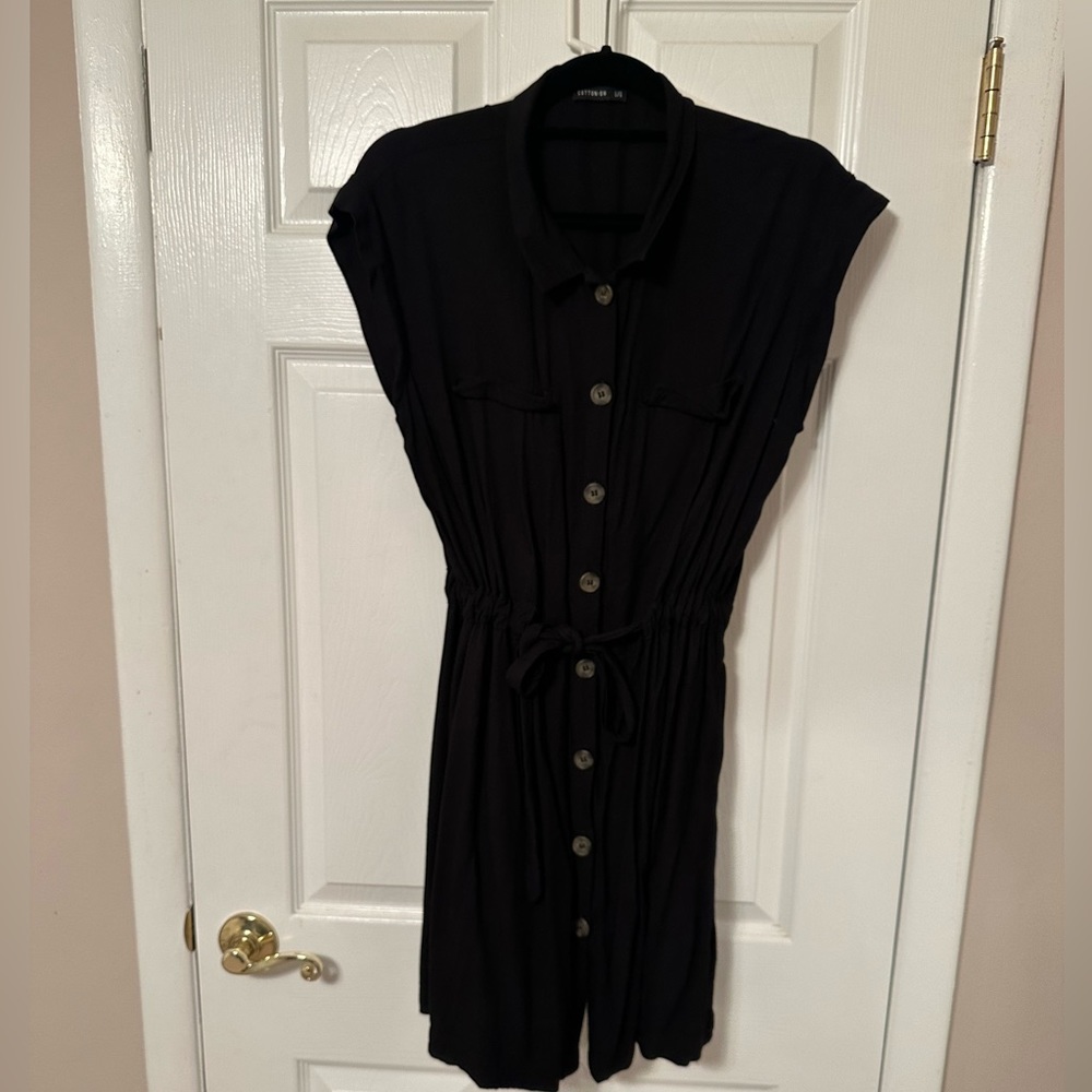 Button front tied waist black dress